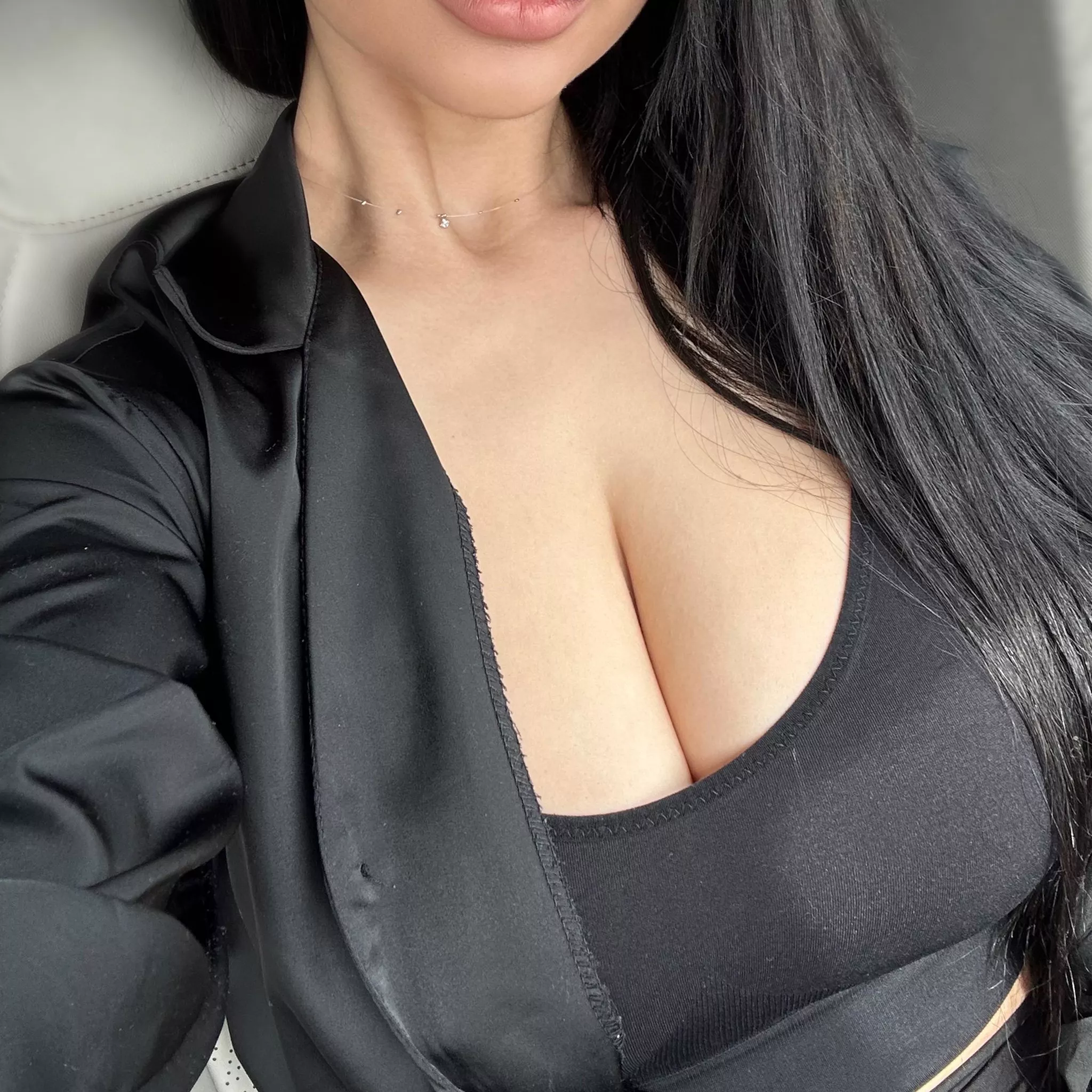 Second Life Escort Juicy Lucy Peach on Dark Nights